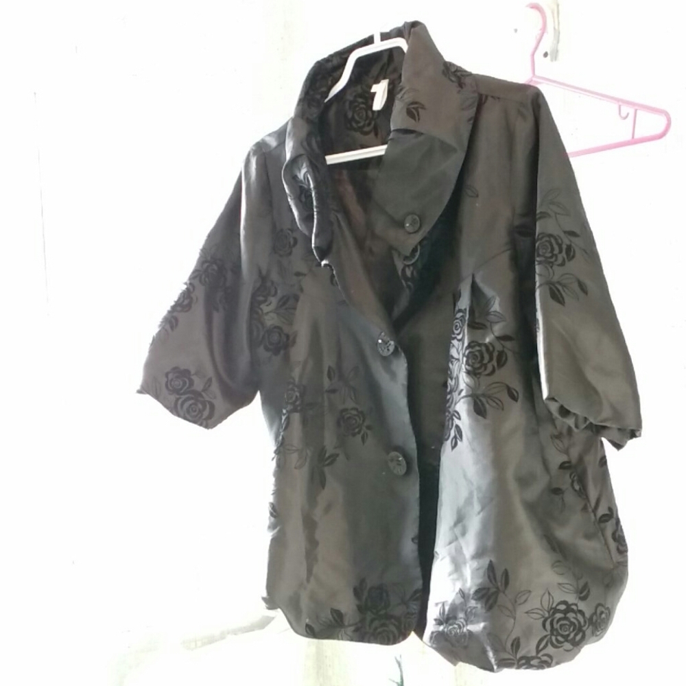 Lindi beautiful black coat